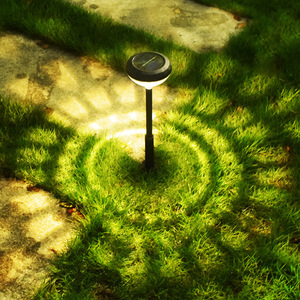 Lampe solaire de jardin LED extérieure, étanche, alimentée par énergie solaire, pour la décoration de la cour et du patio - Product Image 1