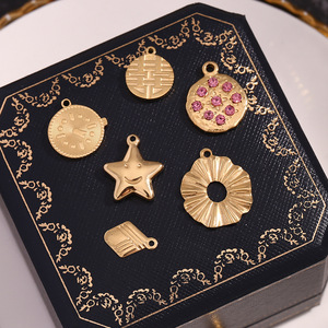 Dijes de Diseñador de Acero Inoxidable Chapado en Oro de 18K Antideslustre al por Mayor para Hacer Collares de Moda y Joyería DIY - Product Image 4