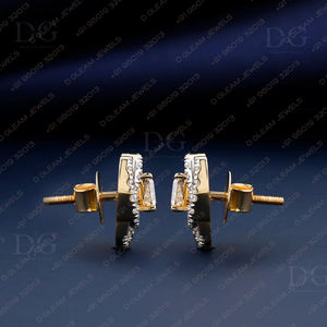 Boucles d'oreilles halo en argent avec moissanite taille triangle 1,40 CT, deux-en-un, pour fiançailles, mariage, anniversaire, fête, avec halo amovible - Product Image 4