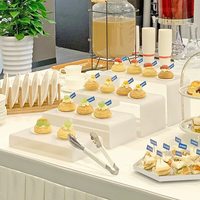 Ensemble de 4 supports à dessert en acrylique durables et écologiques, plateau à pâtisserie blanc, plateau à gâteau, plateau pour banquet, plateau pour pause thé, plateau de service pour buffet froid