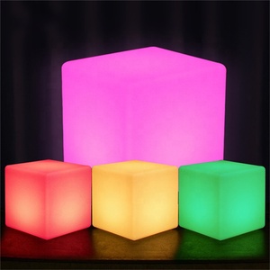 <span class=keywords><strong>Tabouret</strong></span> en cube d'éclairage <span class=keywords><strong>de</strong></span> meubles LED RVB modernes <span class=keywords><strong>Tabouret</strong></span> <span class=keywords><strong>de</strong></span> <span class=keywords><strong>bar</strong></span> amusant télécommandé avec changement <span class=keywords><strong>de</strong></span> couleur pour <span class=keywords><strong>bar</strong></span> à domicile et ferme - Product Image 5