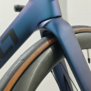Vélo de course sur route MCELO entièrement en fibre de carbone, 24 vitesses, freins à disque, cadre léger et aérodynamique, passage des câbles interne - Product Image 2