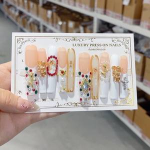 <span class=keywords><strong>Faux</strong></span> ongles à presser longs style Saint-Valentin UE & US 5.0, bicolores rouge et rose avec strass bleus et perles en acier, <span class=keywords><strong>faux</strong></span> ongles sculptés faits main - Product Image 3