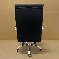 Chaise de bureau exécutive ergonomique contemporaine en cuir avec système à roulettes, accoudoirs fixes rotatifs pour chambre et bureau à domicile