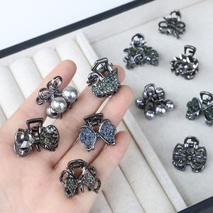 2025 Nieuwe High-End Prachtige Strass Bow Clip Parel Mini Kleine Vlinder Haai Haarklauw Voor Haar Pony Hoofddeksels Accessoire - Product Image 2