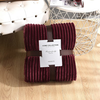 Plaid doux en jacquard tricoté chaud, côtelé et rayé, en polaire personnalisée et flanelle douce en polyester pour canapé, divan et lit