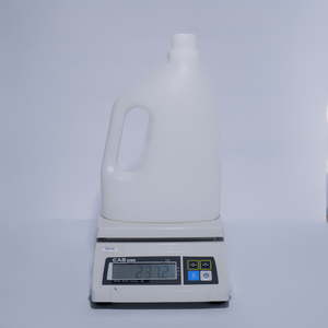 Bidon en plastique de 4 L à ouverture facile avec bouchon à vis pour essence, huile moteur, lessive – Vente chaude - Product Image 1