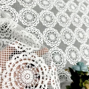 Vente en gros de linge de <span class=keywords><strong>lit</strong></span> en dentelle guipure moderne, tissu brodé, drap de <span class=keywords><strong>lit</strong></span> blanc - Product Image 2