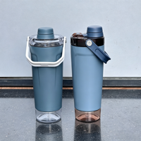 Bouteille shaker en acier inoxydable de 20 oz avec compartiment pour poudre protéinée et boucle portable pour la musculation