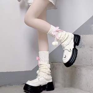 أغطية جوارب نسائية يابانية الطراز من الأكريليك الأبيض بنمط صلب ماصة للعرق مع كرات زينة، مناسبة لجميع الفصول وسميكة - Product Image 4