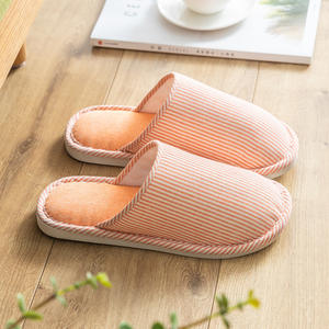Pantuflas de algodón gruesas antideslizantes para toda la familia, para otoño e invierno, para hombres y mujeres, aptas para interiores y exteriores. - Product Image 2