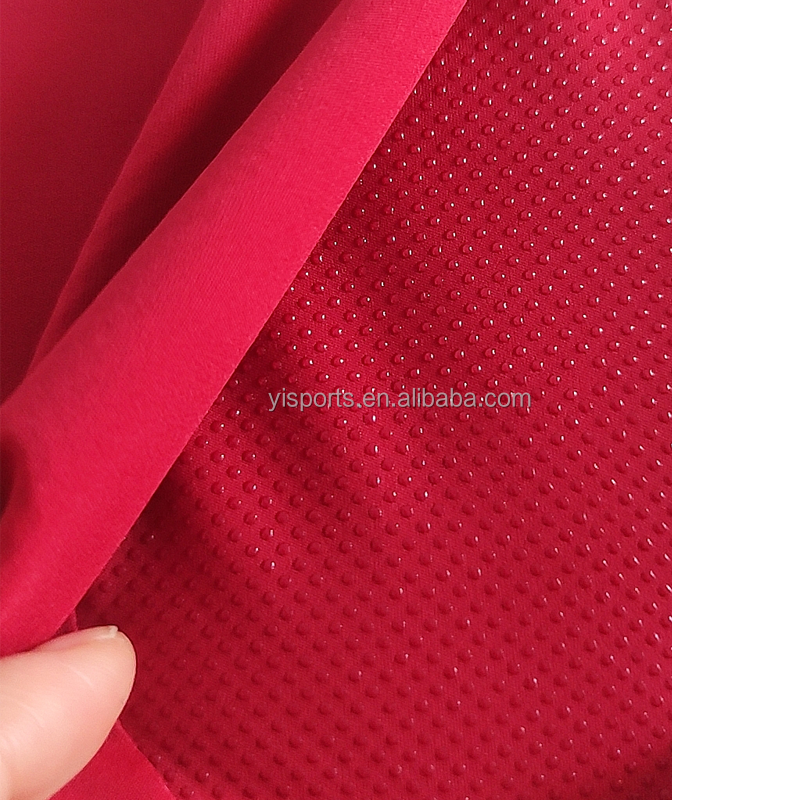 Tissu rouge avec grippeur en silicone