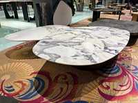 Nouvelle table basse en marbre blanc de luxe pour salon, haut de gamme et élégante, adaptée à un usage domestique.