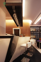 Comptoir de bar de restaurant moderne, armoire à vin, décoration murale et de plafond, banquette de salon pour l'intérieur des restaurants et salons