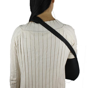 Attelle d'avant-bras noire avec maille et tissu sandwich, sangles de soutien pour le cou et le poignet, fixant solidement l'épaule - Product Image 4