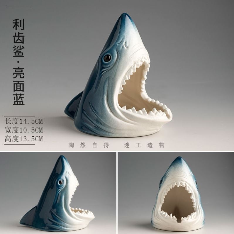 Shark ashtray glossy blue
