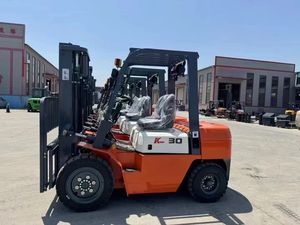 Haute qualité 3 tonnes chariot élévateur Diesel excellentes performances machines imprimeries 5T capacité de chargement noyau moteur moteur PLC - Product Image 4