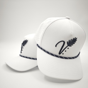 Gorra de béisbol deportiva personalizada al por mayor, de 5 paneles, poliéster/algodón, ajustable, perfil medio, impermeable, con orificios cortados a láser, con cuerda, estampado de leopardo/puntos - Product Image 1