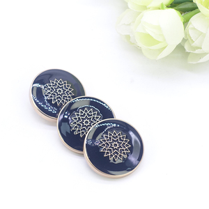Tùy Chỉnh 12Mm Phong Cách Người Anh Kẽm Hợp Kim Nút Chân Logo Dập Nổi Nút Kim Loại Cho Áo Sơ Mi Áo Của Nhà Sản Xuất Số Lượng Lớn Cung Cấp Mạ - Product Image 1