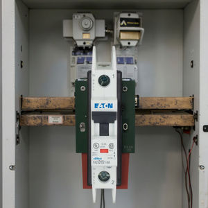 Автоматический выключатель Eaton FAZ серии FAZ-D2/1-NA, 2А, 240В переменного тока, 1P, сертифицированный CE UL, промышленный, высоконадежный, миниатюрный - Product Image 2