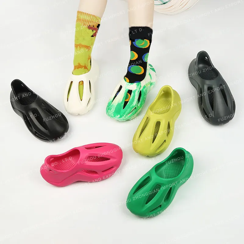 Custom graffiti eva foam runner slides sneaker slippers Rubber Sandals Beach Shoes sneaker for men barefoot quick dry