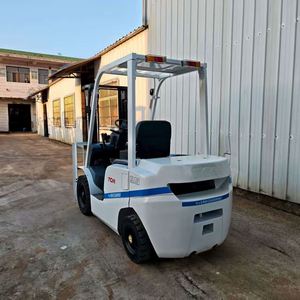 Used White TCM 2.5-Ton Diesel Forklift with Isuzu <b>Engine</b> Central Cylinder Design for Enhanced Maneuverability in Narrow Spaces - Product Image 3