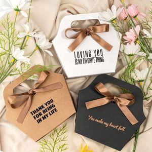 Sacs en papier personnalisés avec poignée pour mariage, emballages cosmétiques et bijoux, sacs cadeaux d'anniversaire en gros - Product Image 4