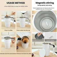 Mug de voyage en plastique à mélange automatique, design moderne pour café protéiné et préparations à mélanger en déplacement, avec affichage de la température