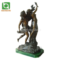 Statues romantiques de couple en bronze nu s'embrassant