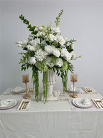 Boule de fleurs artificielle romantique de 60 cm en roses et delphiniums, blanche et verte, en soie, pour centre de table de mariage