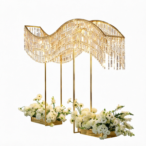 Support à fleurs moderne en métal doré et argenté de haute qualité, avec cristaux suspendus, pour centres de table de mariage, décoration de fête, intérieur et extérieur - Product Image 1