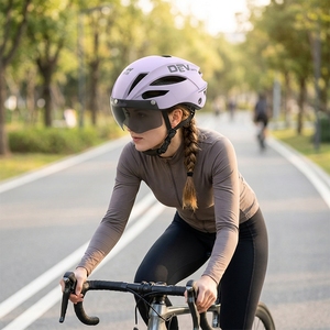 Casco de Ciclismo con Lentes Magnéticas de Envío Rápido de Fábrica, Diseño Transpirable, Casco Fahrradhelm para Ciclismo y Patinaje sobre Ruedas - Product Image 6