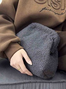 Bolsa de maquillaje suave de felpa tipo peluche, multifuncional, para viaje, con cremallera, bolsa de almacenamiento de cosméticos esponjosa para mujer - Product Image 3