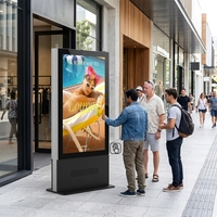 Kiosco con Pantalla Táctil para Exteriores, Resistente al Agua IP65, Alto Brillo, Legible Bajo la Luz Solar, Señalización Digital para Calles y Lugares Turísticos