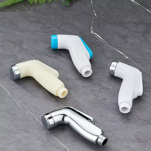 Conector de taza para grifería de ducha de mano con acabado de óxido negro de aluminio - Product Image 6