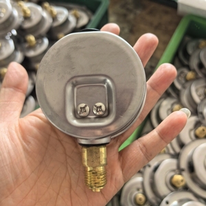 Manômetro Radial Semi-Aço Inoxidável AKS Y-63 DN65 63mm 2.5 polegadas com Faixa de 0.1~100Mpa - Product Image 5