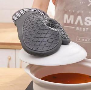 Vente flash : Gants et maniques de cuisine en silicone et coton résistants à la chaleur, à pois, pour barbecue et grillades - Product Image 5