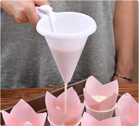 Distributeur de crème à main conique pour glaçage au chocolat avec gobelet de séparation et entonnoir pour outil de pâtisserie