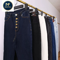 Vêtements d'occasion - Pantalons droits en denim pur coton pour femmes, grade B, couleurs et tailles variées. Quantité minimale de commande : 1000 kg