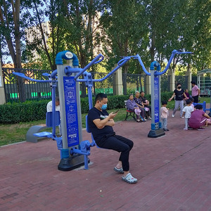 Parc d'exercice push-up debout <span class=keywords><strong>de</strong></span> seconde main Entraîneur <span class=keywords><strong>de</strong></span> gymnastique Fitness Smith Machine Bras <span class=keywords><strong>de</strong></span> roue d'épaule Équipement <span class=keywords><strong>de</strong></span> fitness en plein air - Product Image 1