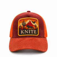Casquette Trucker 5 Panneaux en Daim avec Logo Personnalisé, Snapback, Dos en Maille, Visière Courbée Brodé, Style Sportif, Extérieur, Urbain, Unisexe, Vente en Gros