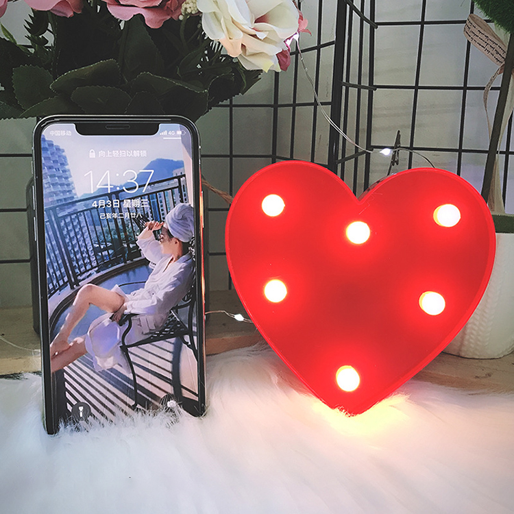 Estilo de corazón en forma de mini rojo
