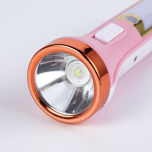 ไฟฉาย LED สีชมพูแบบชาร์จได้ พร้อมระบบหรี่แสง ซูมได้ ใช้แบตเตอรี่ เหมาะสำหรับใช้งานกลางแจ้ง - Product Image 5