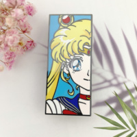 Alfiler de solapa personalizado al por mayor, insignias de Metal duro de Anime, artesanías de Metal, bonito pin de solapa de esmalte duro para chica Sailor Moon