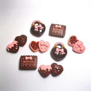 Graziosi Ciondoli in Resina a Forma di Cioccolatini e Biscotti per San Valentino, per Creazioni Fai-da-Te, Slime e Decorazioni per Cover Telefoniche - Product Image 1