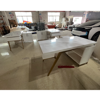 Mobilier de bureau blanc et or avec bureau latéral en forme de L, Table de bureau d'aviation