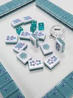 Tuiles de Mahjong américaines en acrylique bleu lac - Ornées de délicats accents papillon, design translucide élégant