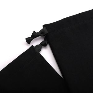 Sac à bijoux en coton mousseline noir avec impression de logo personnalisée de luxe, petit sac cadeau en coton doux avec cordon de serrage - Product Image 4