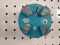 Disque de meulage diamanté premium pour le polissage du béton, durable, 4 à 6 segments, plaque de meulage pour sols