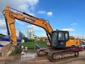 Excavatrice sur chenilles SANY 215-9 d'occasion, matériel de terrassement de construction en bon état avec peu d'heures de fonctionnement à vendre - Product Image 4